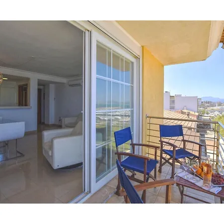 Harborfront Escape In Mallorca