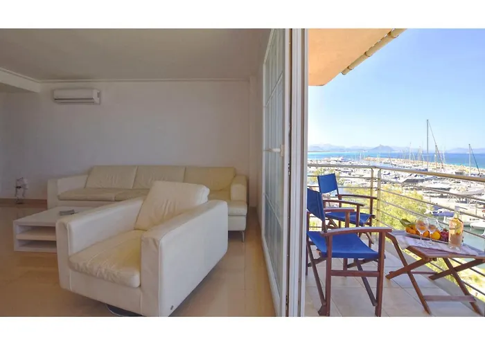 Harborfront Escape In Mallorca *