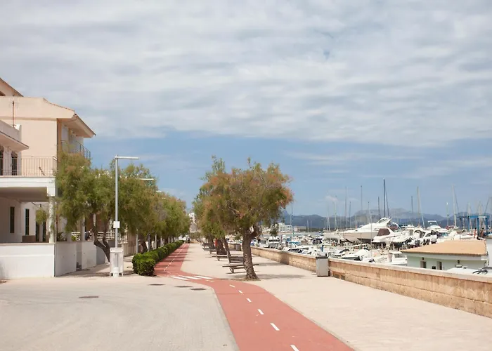 Harborfront Escape In Mallorca Apartman