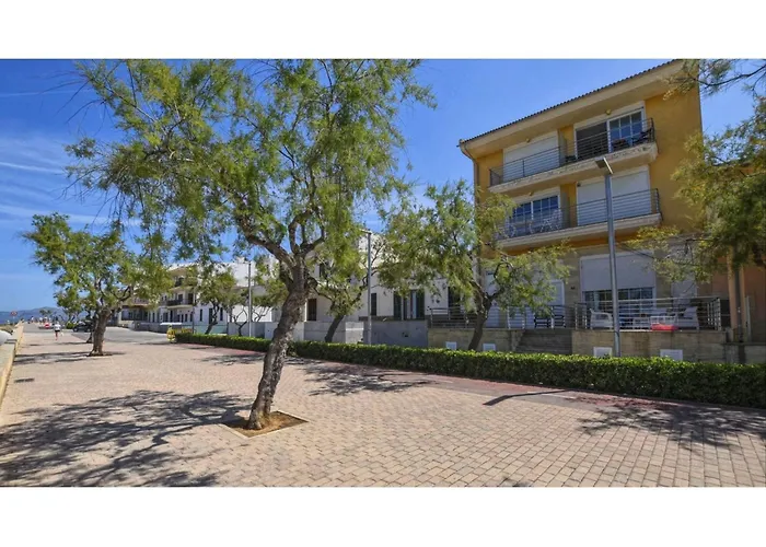 Harborfront Escape In Mallorca Can Picafort